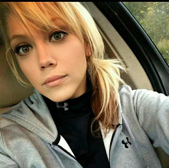 Meet your Posher, Kimberly - Picture 3 of 17